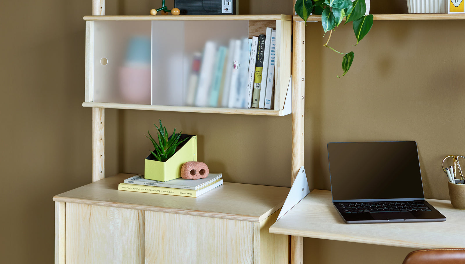 How To Create A Dorm Room That Actually Supports Your Daily Life: Ultimate Guide